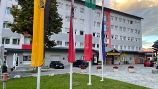 Dienstagabend wurde die abgebrochene Gemeinderatssitzung im Marktgemeindeamt fortgesetzt.