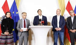 Künsberg Sarre (NEOS), Finanzminister Markus Marterbauer (SPÖ), Sts Alexander Pröll (ÖVP), ...