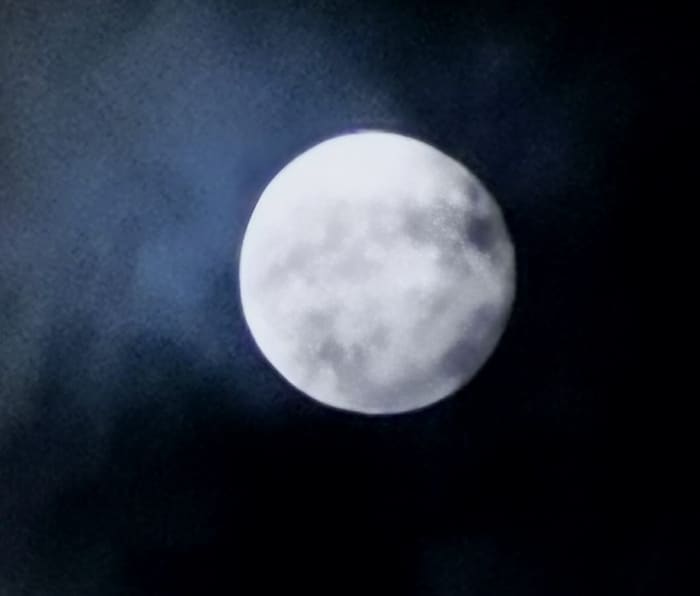 Knapp 360.000 Kilometer – also rund 30 Kilometer näher – ist der Vollmond bei einem „Erntemond“ ...