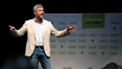 Skitourismusforscher Günther Aigner bei seinem Auftritt in Schladming