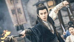 Mit der auf Netflix laufenden Fantasy-Serie „Eternal Love“ wurde Yu Menglong zum Star, vor einem ...