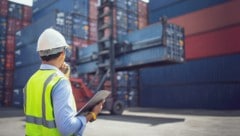 Im Vorjahr hat Österreich weniger Waren exportiert, gleichzeitig legten die Importe deutlich zu ...