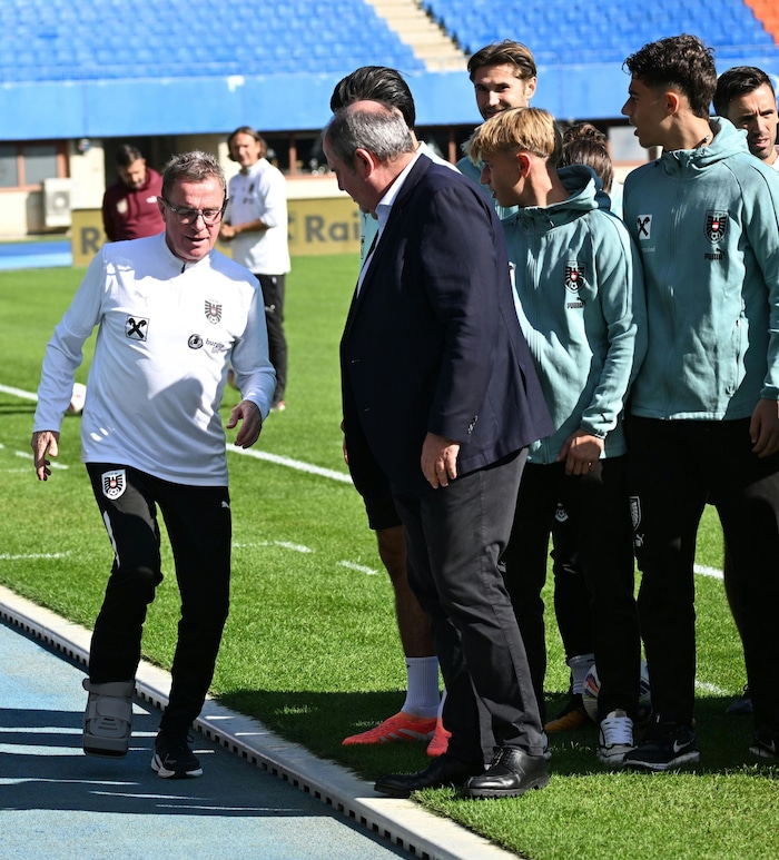 Ralf Rangnick with his damaged foot