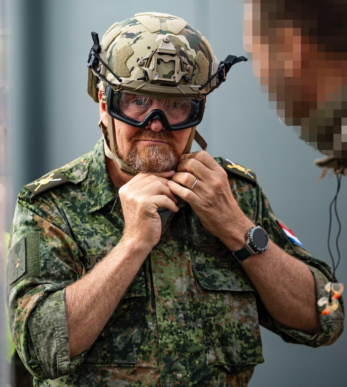 Action-König! Willem-Alexander schlüpft in Schiedam in den Kampfanzug – und begeistert die ...