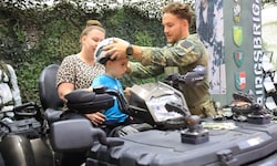 Das Bundesheer hat unter anderem ein Quad beim Stand. Das begeistert natürlich auch die jüngeren ...