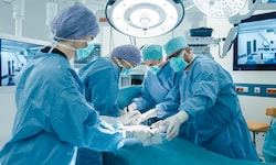 Bei geplanten Operationen hängt die Wartezeit davon ab, ob Patienten privatversichert sind oder ...