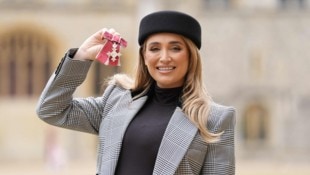 Georgia Harrison wurde als erster britischer Realitystar Member of the Order of the British ...