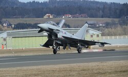 Funkstille im Himmel: Das Bundesheer jagte eine stumme Passagiermaschine.