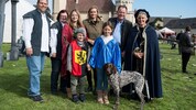 Auch die Besitzerfamilie Hoyos (links oben) gratulierte den „Krone“-Burgherren herzlich. An ...