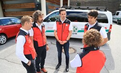 Die aktuelle Landesleitung der Tiroler Bergrettung (links Landesleiter Ekkehard Wimmer) steht ...