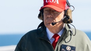 Donald Trump behauptet, mit dem Atomwaffenarsenal der USA könnte man die Welt „150 Mal in die ...