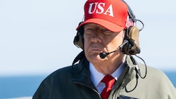 US-Präsident Donald Trump während eines Besuchs auf einem Flugzeugträger Anfang Oktober