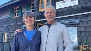 Die Wirtsleute Uschi und Anton bleiben dem Zeppezauerhaus erhalten. Um die beliebte Hütte am ...