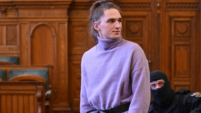 Steht auf der Terrorliste: Maja alias Simeon T. (23) drohen in Ungarn bis zu 24 Jahren Haft.