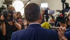 Während Ex-ÖBAG-Chef Thomas Schmid ohne Gespräch direkt aus der Partei ausgeschlossen wurde, ...