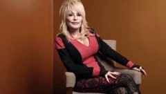 Dolly Parton meldete sich jetzt mit einer Video-Botschaft bei ihren besorgten Fans und verriet, ...