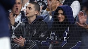 Das prominente Paar wurde beim American League Division Series Game im Yankee Stadium gesichtet ...