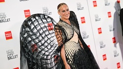 Sarah Jessica Parker sorgte bei der New York City Ballet 2025 Fall Fashion Gala für Aufsehen.