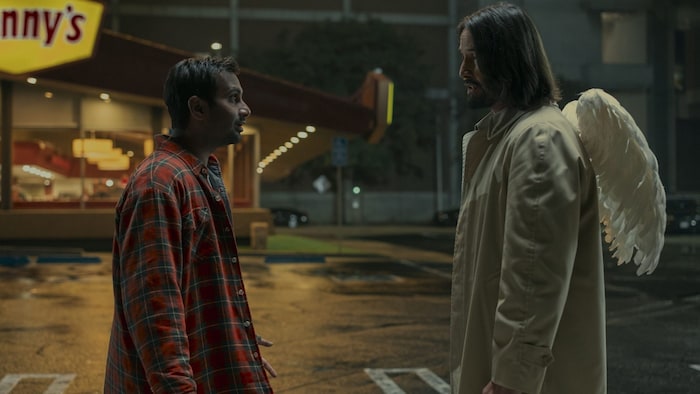 Keanu Reeves als Schutzengel Gabriel (re.).