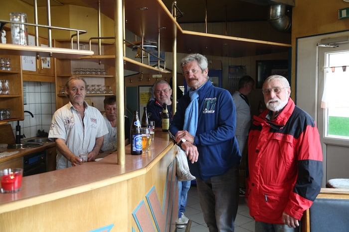 Im Café Merlin herrscht Aufregung über die Pläne der Stadtregierung. Für Stocker und ...