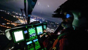 Meisterdisziplin: Der Rettungsflug in der Nacht.