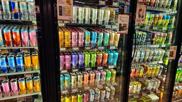 Die Auswahl ist riesig, die Dosen knallig bunt.