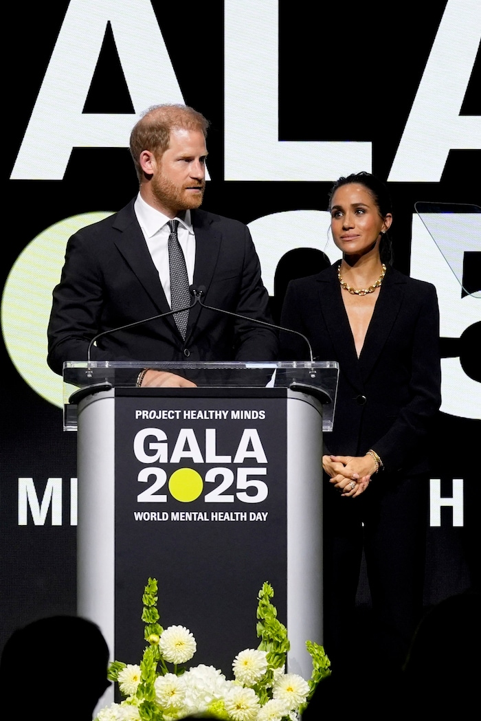 Prinz Harry und Herzogin Meghan nahmen den Humanitarians of the Year Award entgegen und sprachen ...