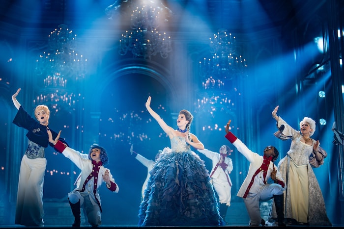Szenen aus der Weltpremiere „Maria Theresia“ im Wiener Ronacher