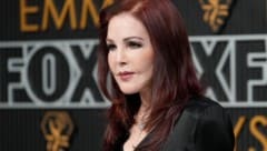 Priscilla Presley muss sich wilden Vorwürfen stellen. In einer Klage wird der Elvis-Ex ...