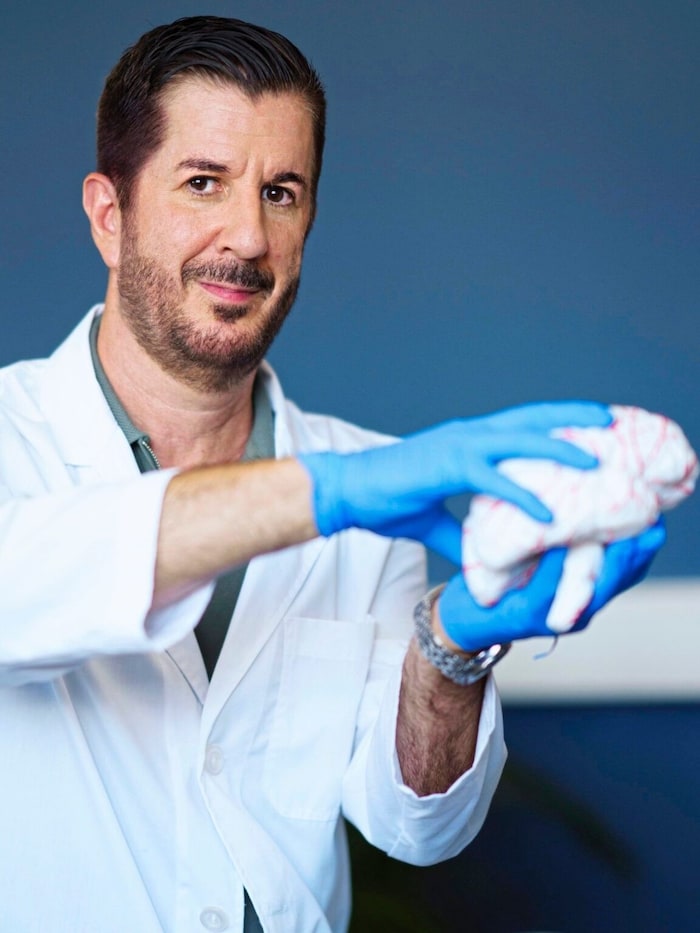 Neurobiologie, Mentaltrainer und Autor Dr. Marcus Täuber erklärt den Lesern, wie wir mit der ...