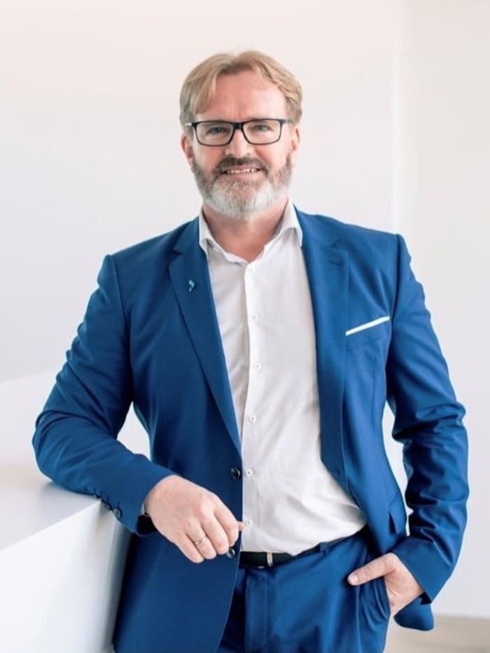 Thomas Bründl in seiner Rolle als CEO von Starlim Sterner.