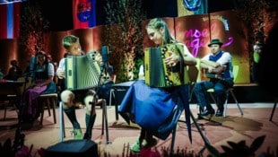 Vor allem die jungen Musiker probieren sich gerne in verschiedenen Stilen aus, mischen Genres ...