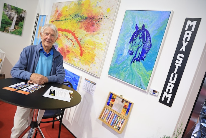 Der umtriebige Tiroler Max Sturm präsentierte seine Kunstwerke.