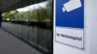 Der Rechnungshof schaut der Regierung auf die Finger und veröffentlicht Berichte dazu.