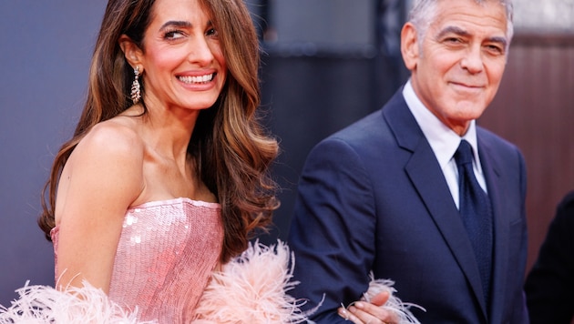 Glamour pur: Amal Clooney stiehlt Ehemann George bei der „Jay Kelly“-Premiere in London mit ...