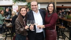 Die Mayerin mit „Krone“- Burgenland-Redaktionsleiter Philipp Wagner und Astrid Eisenkopf beim ...