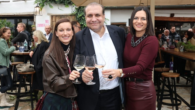 Die Mayerin mit „Krone“- Burgenland-Redaktionsleiter Philipp Wagner und Astrid Eisenkopf beim ...