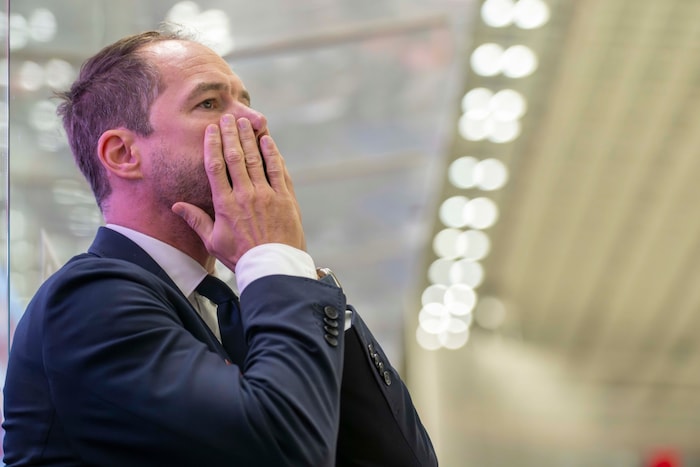 99ers-Trainer Harry Lange kann es teilweise selbst nicht so recht glauben, wie Spiele verloren ...