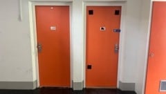 Tür an Tür liegen die beiden Wohnungen des mutmaßlichen Täters und des Opfers.