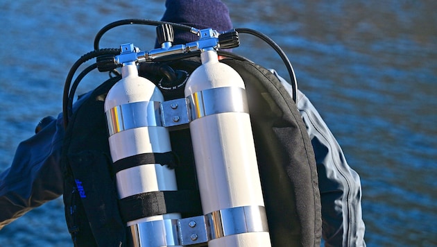 Zum „Notaufstieg“ der beiden Taucher im Klopeiner See dürfte es aufgrund eines technischen ...
