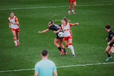 Salzburgs Vina Crnoja (li.) traf zum dritten Mal in der Saison, siegte mit ihrem Team 3:1.