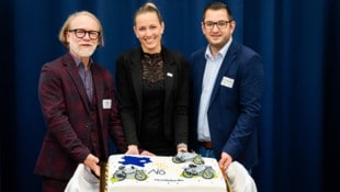 Bei der Jubiläumsfeier: Marco Weigert („nextbike“), Susanna Hauptmann (Radland NÖ) und ...