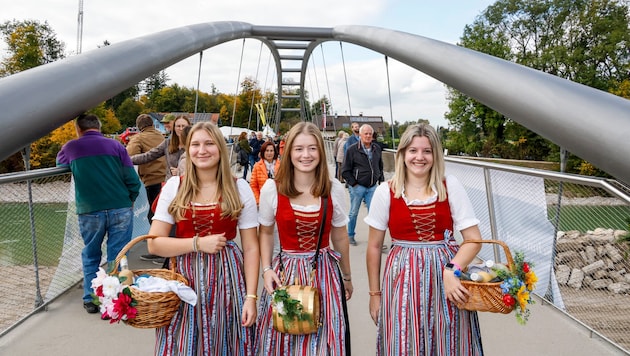 Der neue Steg wurde heute, Samstag, feierlich eröffnet.