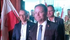 Parteichef Herbert Kickl (li.) stärkte Markus Abwerzger beim Landesparteitag in Mayrhofen den ...