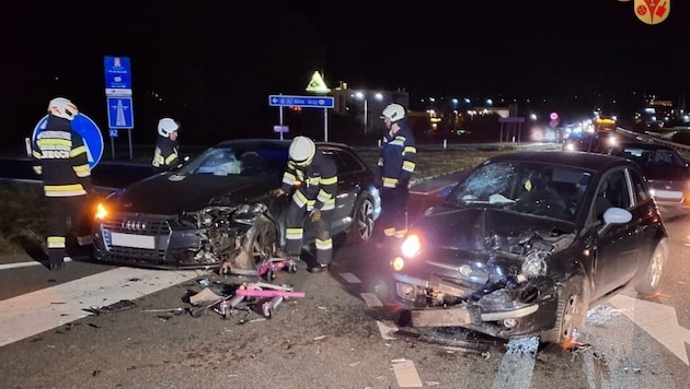 Beide Fahrzeuge wurden schwer beschädigt.