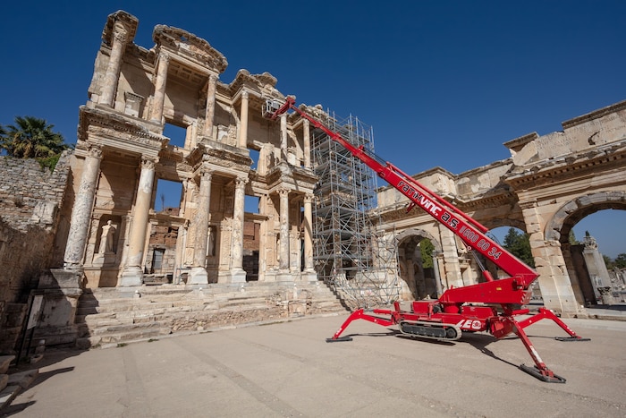 Die spekatulären Restaurierungsarbeiten an der Cellcusbibliothek