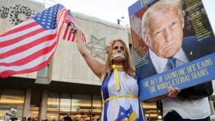 An Tel Aviv wurden Einigung und Donald Trump gefeiert.