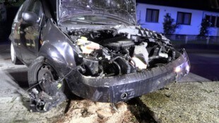 Komplett geschrottetes Auto in Lustenau. 