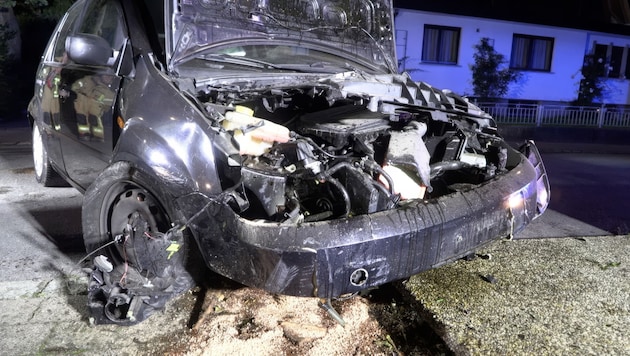 Komplett geschrottetes Auto in Lustenau.