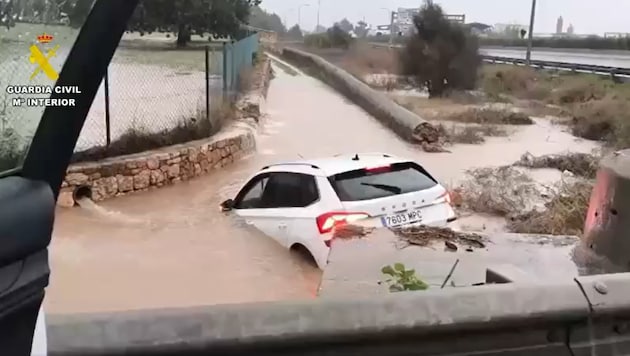 Auf Ibiza wurden Straßen überflutet.